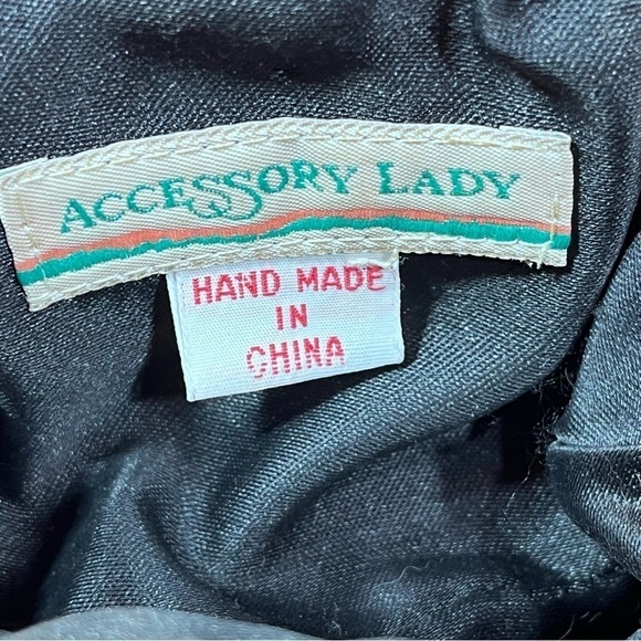 Vintage Accessory Lady Beaded Sequined Scalloped Change Purse with Kiss Clasp - Picture 11 of 11